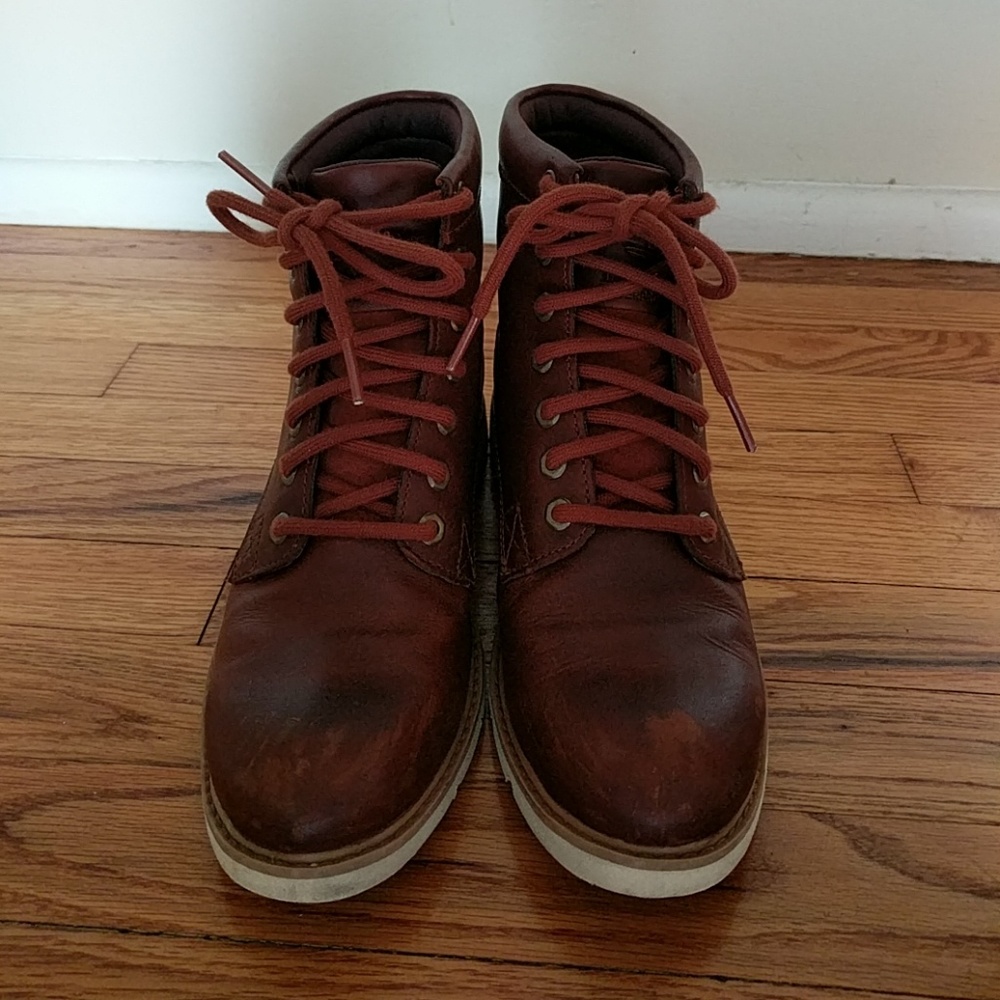 Timberland lace-up waterproof boots burgandy 7